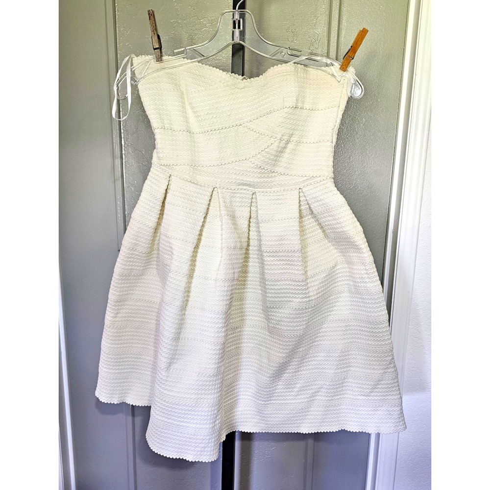 Honey Punch Strapless Bandage Scalloped Dress Cream Woman Sz. M